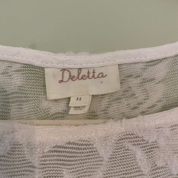 Beautiful Lace Top with Smocked Elasticized Bottom.Size XS. Fits size S-M. - Picture 3 of 6